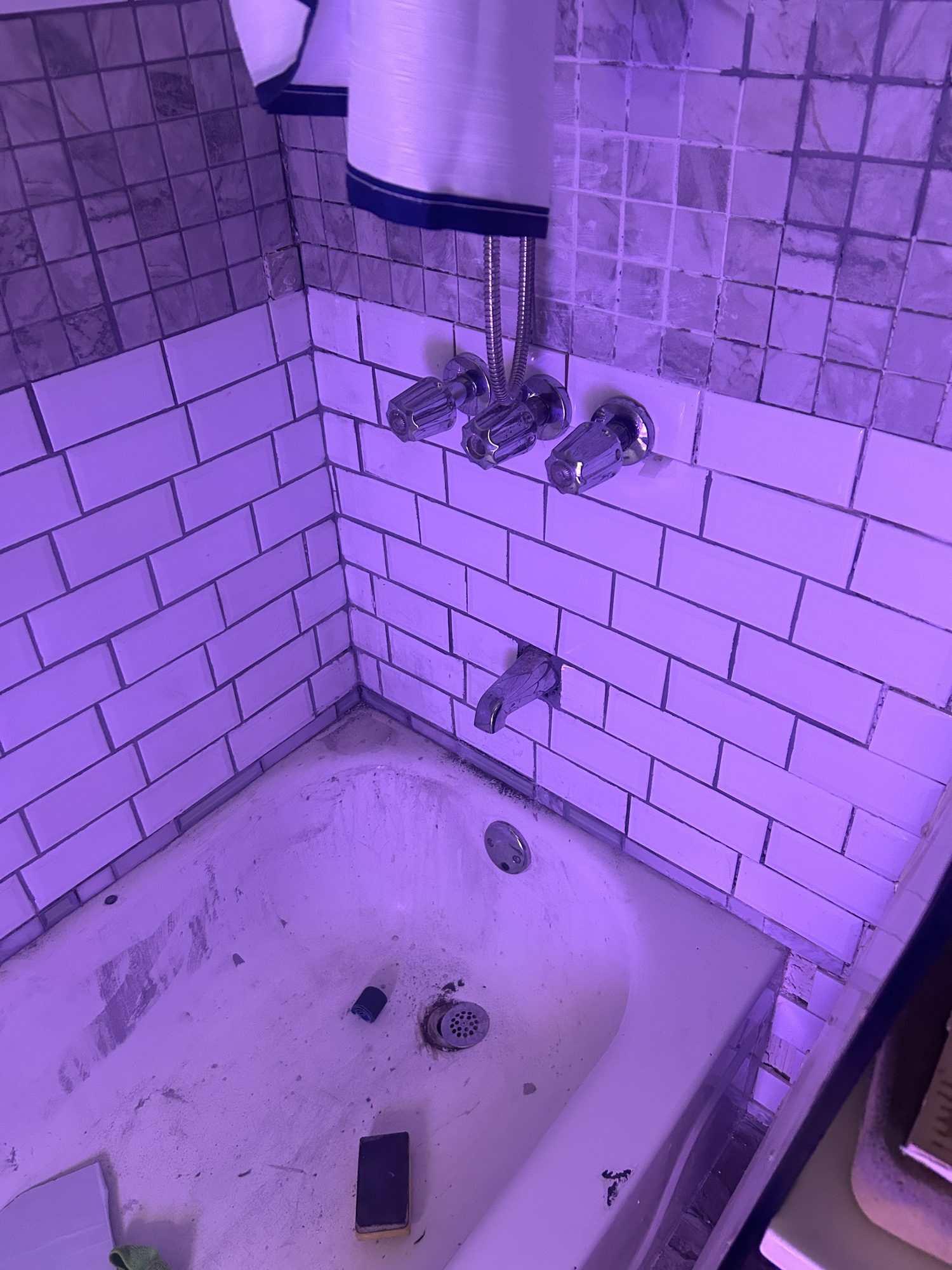 Vintage Bathtub Surround - before